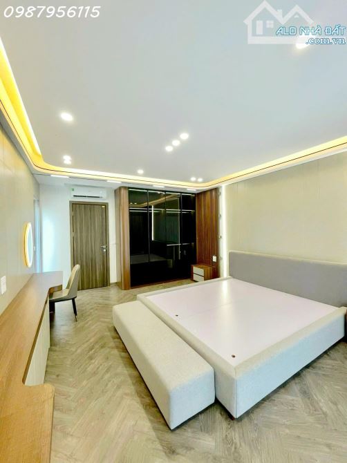 Bán nhà Ngọc Lâm - 60m2, 6 tầng thang máy - Mt 5m - 5 phút sang phố cổ - 4