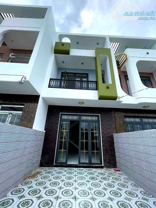 NHÀ MỚI XÂY 106m2  NGAY KHU CÔNG NGHIỆP CẦU TRÀM CÁCH CHỢ BÌNH CHÁNH 5KM - 4