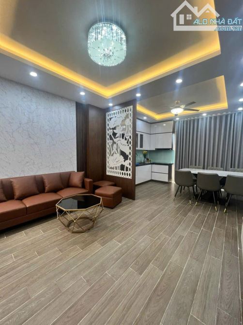 PHÂN LÔ GIẢI PHÓNG - 43M2, 7 TẦNG, MT 4M,  Ô TÔ 7 CHỖ VÀO NHÀ - VIEW SÂN CHƠI - THANG MÁY - 4