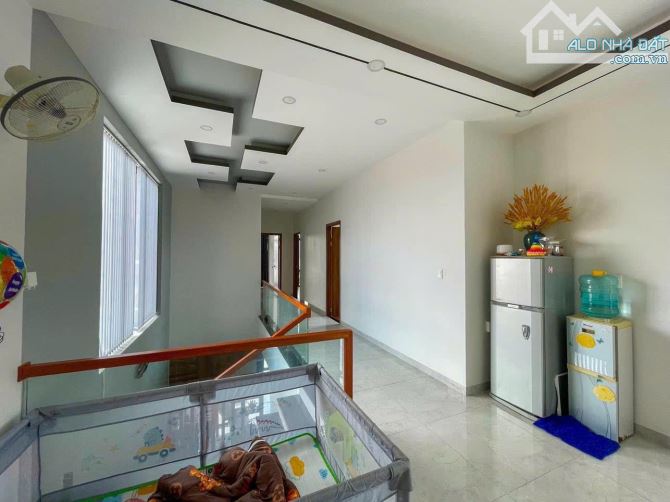 7,8x25 NHÀ ĐẸP 1 LẦU sang trọng gần chợ Xuân Hoà. 9,5 tỷ - 4