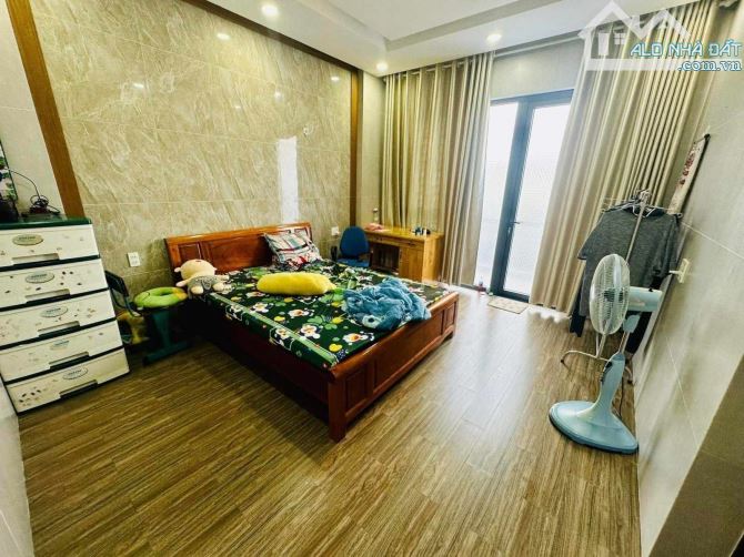 KHU VIP LINH CHIỂU, DÒNG TIỀN 600TR/NĂM - SÁT NGAY VINCOM, 145M2, NGANG 5M, 4 TẦNG, 12PN. - 5