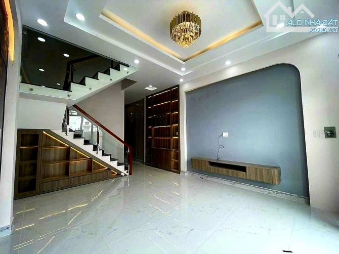 NHÀ MỚI XÂY 106m2  NGAY KHU CÔNG NGHIỆP CẦU TRÀM CÁCH CHỢ BÌNH CHÁNH 5KM - 5