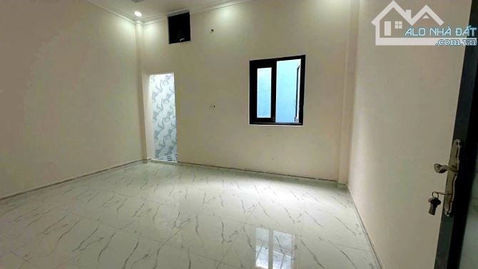 NHÀ MỚI XÂY 106m2  NGAY KHU CÔNG NGHIỆP CẦU TRÀM CÁCH CHỢ BÌNH CHÁNH 5KM - 6
