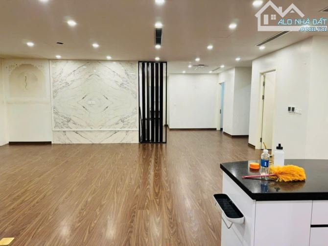 PENTHOUSE CAO CẤP CHỈ 66 TRIỆU/m CHUNG CƯ CT2A NGHĨA ĐÔ 250m 17 tỷ 5 NGỦ SIÊU VIP THOÁNG - 6