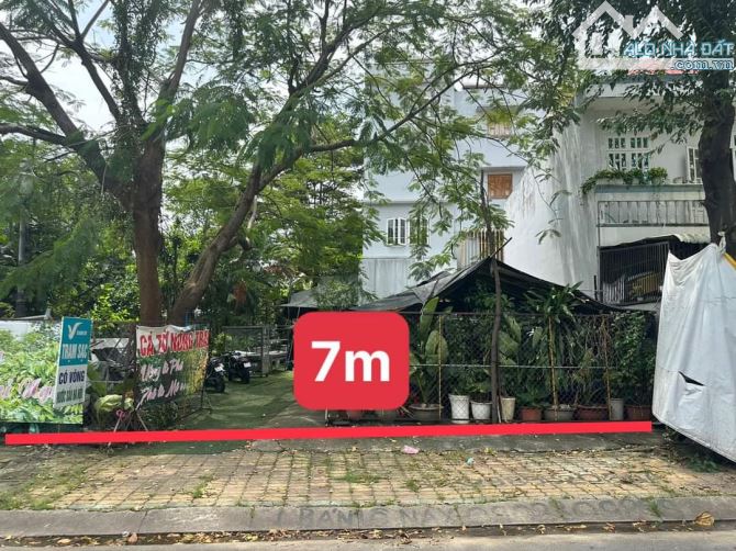 Bán đẩt MT đường D1 p Tăng Nhơn Phú A Tp Thủ Đức