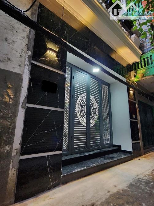 Siêu phẩm Nguyễn Lương Bằng, 61m2 x 4 tầng, mặt tiền 4,7m, ngõ thông, chào 11,2 tỷ