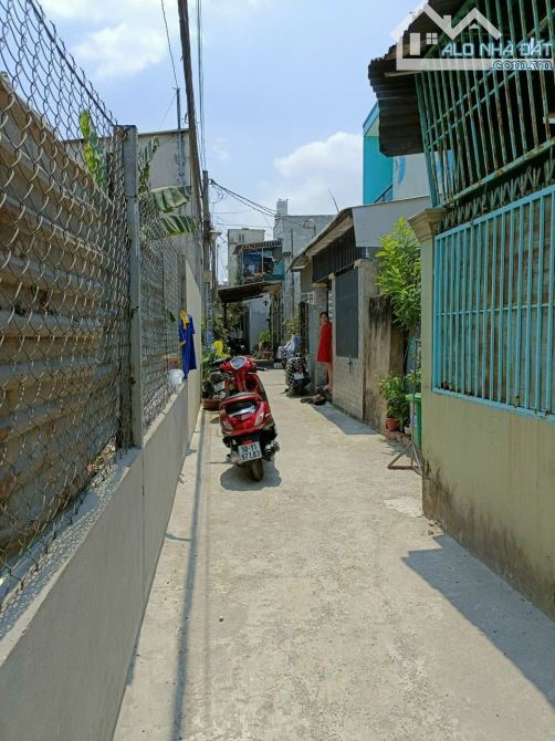 Đất Hóc Môn, lô đất hẻm 2 sẹc ngắn đường Hậu Lân, dt 72.8m, có 62.5m thổ cư, xã Bà Điểm.