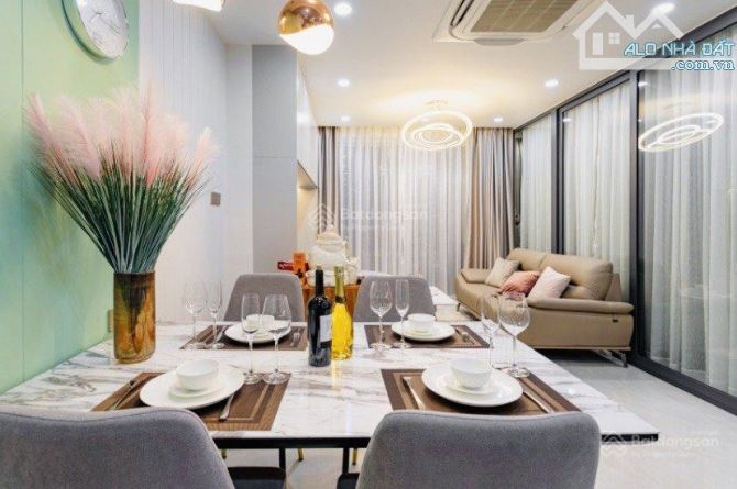 Cần bán căn hộ Hùng Vương Plaza Quận 5.DT 120m2, 3PN. Giá 6.2 tỷ sổ hồng L9