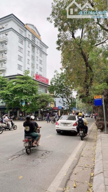 23 tỷ nhỉnh có biệt phủ Đội Cấn 79 m2 4T MT 5.2m mặt ngõ - nhà quan chức xây - ô chờ TM -