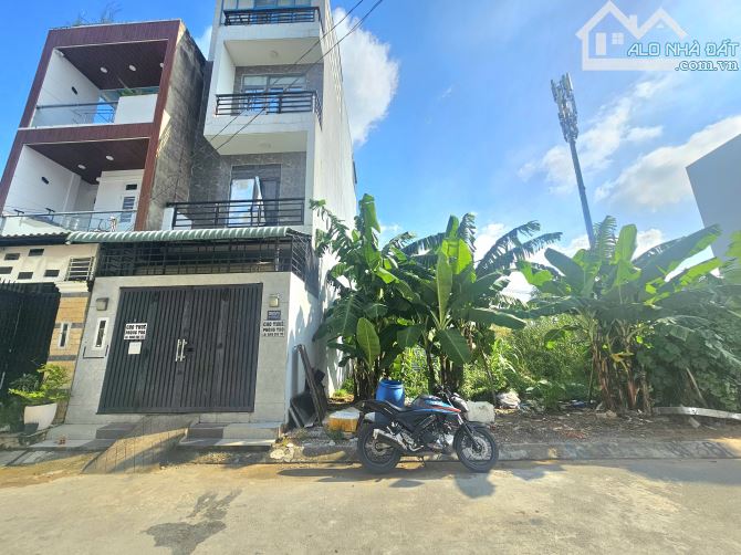 Bán Đất đường Bưng Ông Thoàn, Phú Hữu, Q9 - DT : 60.9m²( 4.1x14.85m). - Giá bán: 3 tỷ 750