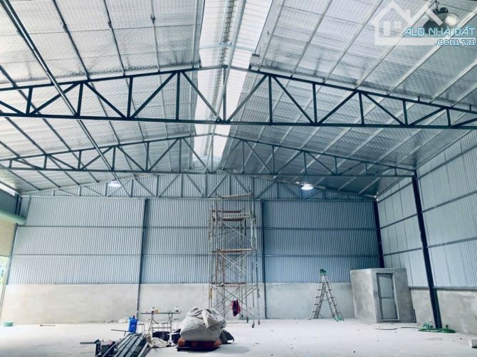 Cho thuê kho 360m2 chân cầu thăng long