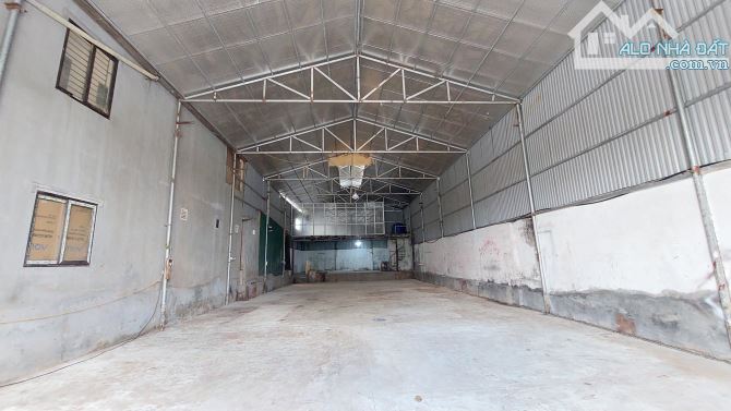 Kho 140m2, Nguyễn Cảnh Dị, cont 40ft đỗ, 12 triệu/th