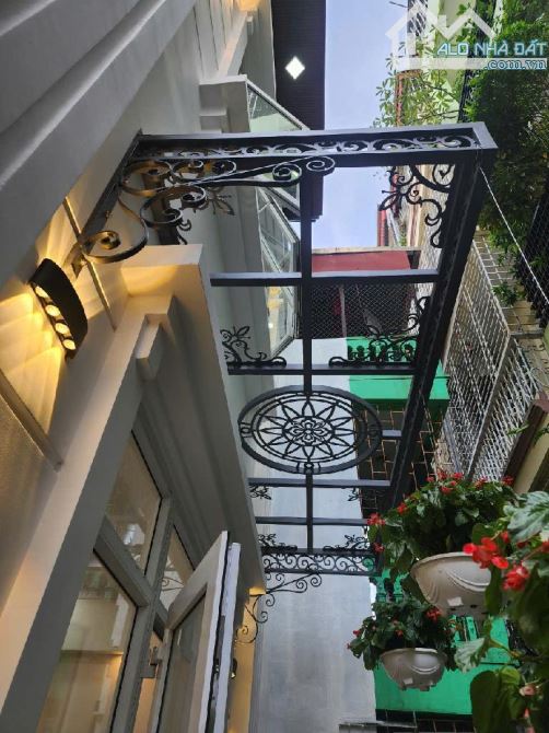 Siêu phẩm Nguyễn Lương Bằng, 61m2 x 4 tầng, mặt tiền 4,7m, ngõ thông, chào 11,2 tỷ - 10