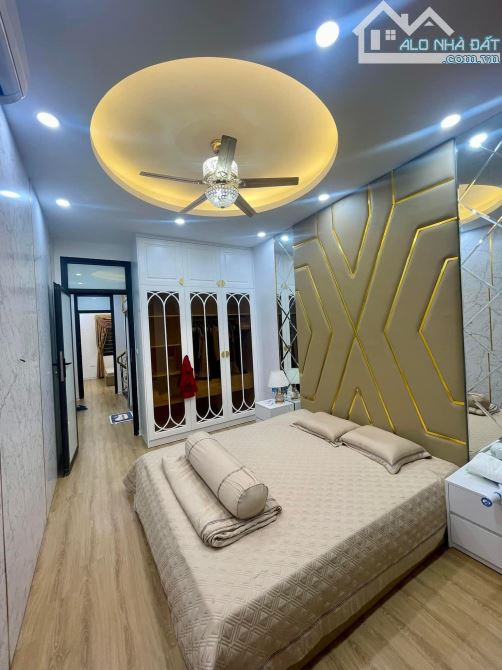 Bán nhà mặt Ngõ Phố phú Diễn ,42m2, 5 tầng ,ô tô,  kinh doanh , nhình 6 tỷ - 1