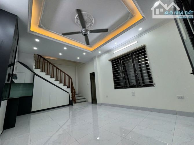 Nhà 5 tầng tổ 12 Yên Nghĩa, 54m2 oto đỗ gần, chỉ hơn 4 tỷ - 1