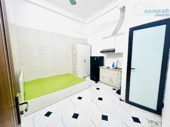 Bán nhà Mỹ Đình- Lô góc- 9 phòng- ôtô- 43m²- full nội thất - 1