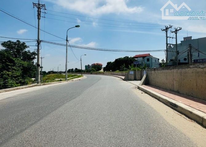 BÁN ĐẤT - 2 PHÚT RA QUỐC LỘ 3 - NGÕ THÔNG Ô TÔ VÀO TẬN ĐẤT - 1