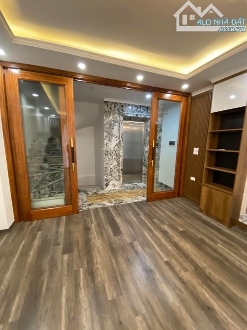 Thuỵ Khuê, Tây Hồ nhà mới đẹp, thang máy, oto, 7tầng, 41m2, giá 15tỷ có thương lượng - 1