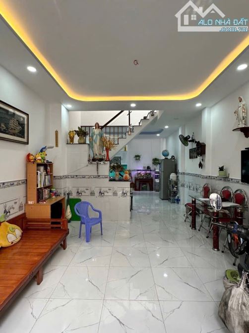 🏠🏠Gần chợ Tân Hương, Nguyễn Suý, Tân Phú  3 Tầng mới đẹp, sát mặt tiền,XE hơi  tận cửa - 1