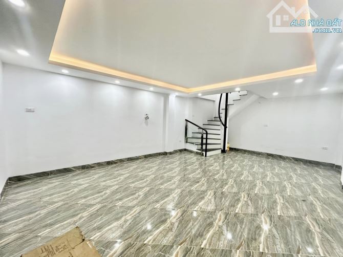 CỰC HIẾM NHÀ 5 TẦNG 40M2 PHỐ KHƯƠNG ĐÌNH, THANH XUÂN, GIÁ 7TỶ2 - 2