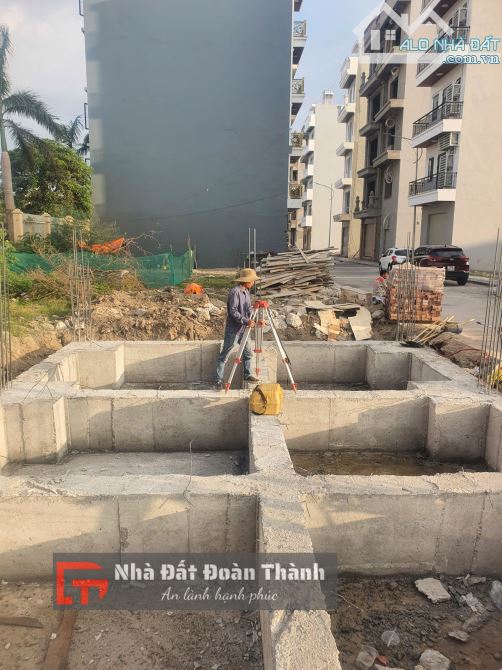 Nhà lô góc phố Lê Quang Đạo (Đông Khê 2) ngay cổng phụ Đại Học Y Hải Phòng - 2