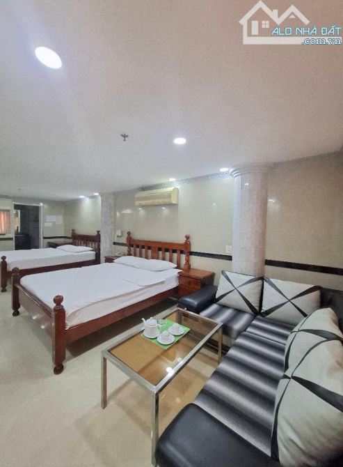 Bán Hotel 11 tầng Doanh thu 150tr/th. Hẻm 283 CMT8 Cạnh Hà Đô. Q10 - 2