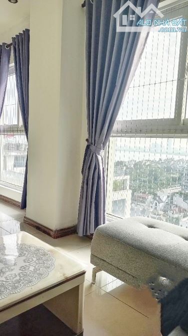 Bán chung cư 3PN Vườn Đào Lạc Long Quân - Tây Hồ. 130m² - 7.35 tỷ. - 2