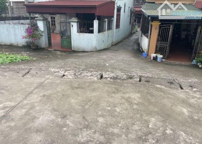 BÁN ĐẤT - 2 PHÚT RA QUỐC LỘ 3 - NGÕ THÔNG Ô TÔ VÀO TẬN ĐẤT - 2