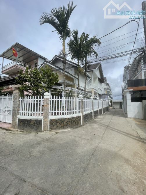 Bán Villa Hai Mặt Tiền Lõi Trung Tâm Đường Sương Nguyệt Ánh Cách Hồ Xuân Hương 200m - 2