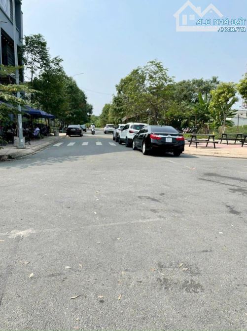 Bán đất Mặt tiền đường D2 Khu Dân Cư D2D Võ Thị Sáu P. Thống Nhất sát Trục đường Chính N1 - 2