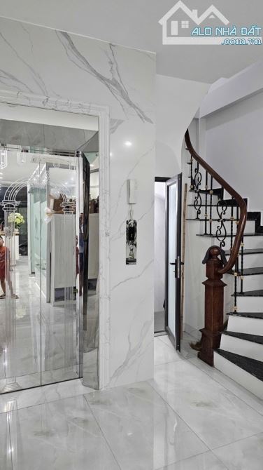 Bán nhà phố MINH KHAI - Hai Bà Trưng, PHÂN LÔ, Ô TÔ TRÁNH, 52m2 x 6 tầng, 18.5 tỷ - 2