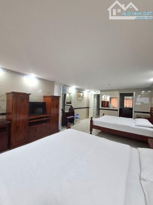 Bán Hotel 11 tầng Doanh thu 150tr/th. Hẻm 283 CMT8 Cạnh Hà Đô. Q10 - 3