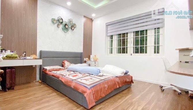 SIÊU PHẨM LUNG LINH - TRẦN XUÂN SOẠN Q.7 - NHÀ 2T - 103M² ( 4x25m) NỞ ĐẸP - 3PN 3WC - 3