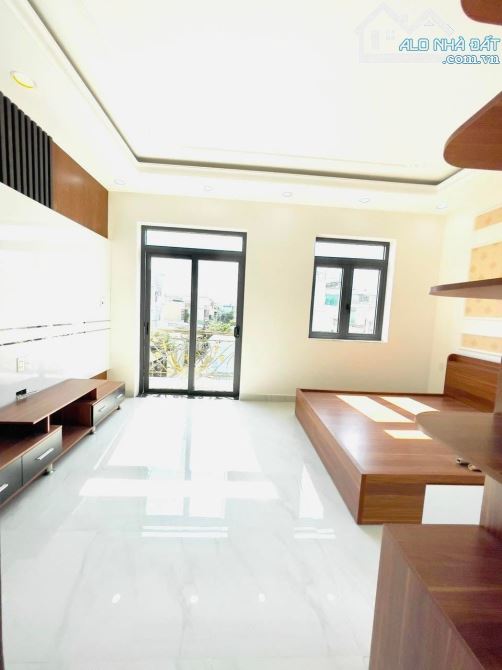 Mặt Tiền Đường - Hiệp Bình Phước - Thủ Đức - Ngay Vạn Phúc City - Nhà 5 Tầng - 90m2. - 3