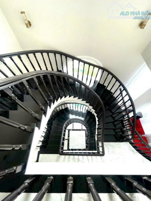 Bán Biệt Thự siêu vip 12x20m. Trệt+ 2 lầu. st. đường Nguyễn Hoàng, giảm 5 tỷ còn 39 tỷ - 4