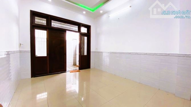 SIÊU RẺ - NHÀ TRỐNG GIAO NGAY - 4 TẦNG - DT 80 M2 (4 x 20) - NGUYỄN VĂN LƯỢNG - GÒ VẤP. - 4