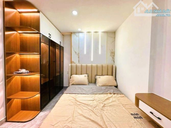 SIÊU PHẨM ĐÓN TẾT - 3 TẦNG FULL NỘI THẤT, DT 60 M2 (5,5 x 11) - NƠ TRANG LONG, BÌNH THANH. - 4