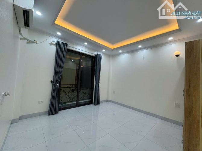 Nhà 5 tầng tổ 12 Yên Nghĩa, 54m2 oto đỗ gần, chỉ hơn 4 tỷ - 5