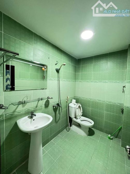 120 M2 LÔ GÓC 3 THOÁNG-KĐT VĂN QUÁN-KINH DOANH-ĐỐI DIỆN TRƯỜNG QUỐC TẾ CHIẾN THẮNG 19/5 - 7