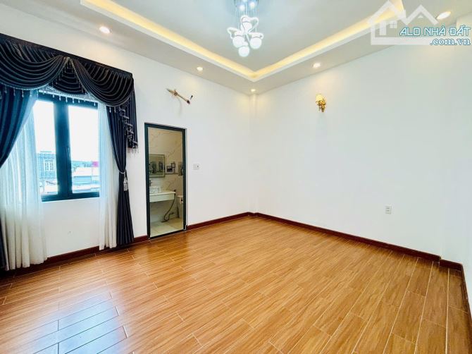 Bán Nhà Trung Chánh - 94M2 ( 5x21) - 4 Tầng Sân Thượng Trước, Sau - HXH. Chỉ Hơn 6 Tỷ. - 8