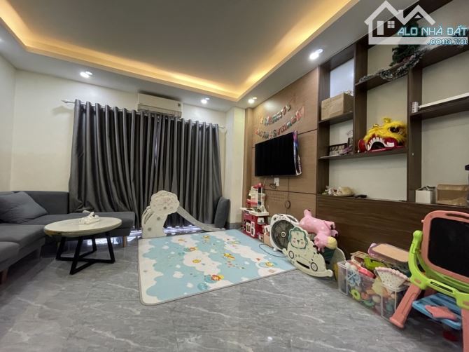 🍀 HIẾM: 8,6 Tỷ Ô tô quay đầu - 34m2, 6 Tầng, Mặt tiền 5m - 30m ra Phạm Văn Đồng - 9