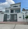 Bán Biệt Thự siêu vip 12x20m. Trệt+ 2 lầu. st. đường Nguyễn Hoàng, giảm 5 tỷ còn 39 tỷ