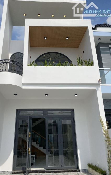 Đi nước ngoài bán gấp nhà đường Cô Bắc, p.Cô Giang, Q1. Giá chỉ 3,5tỷ.52m2.Hẻm4m