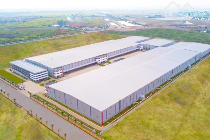 cần chuyển nhượng 5000m2 đất gắn liền tài sản có kho 2000m2
