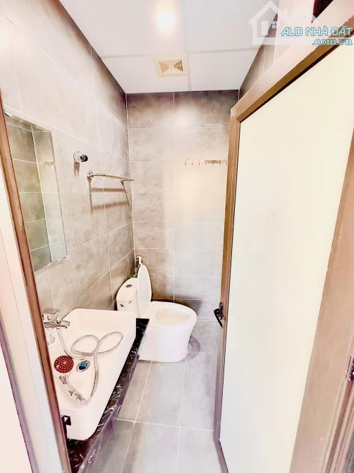 BÁN NHÀ CCMN HOÀ BÌNH 3, 65M, MT 4,5M, 6T, FUILL NỘI THẤT, HAI THOÁNG, CHỈ 15 TỶ.