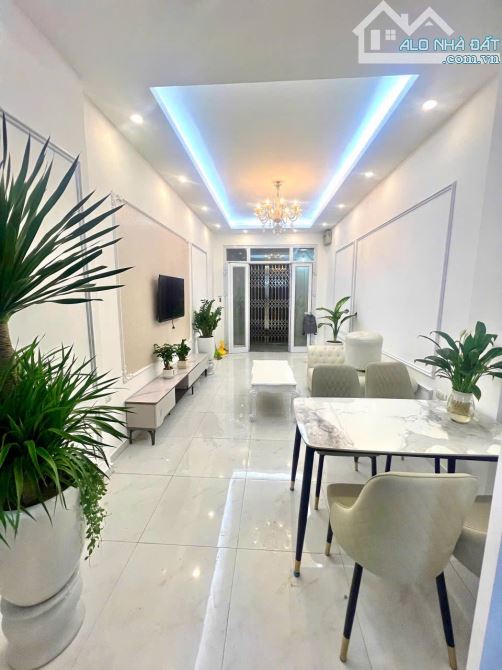 🤩Bán nhà Đội Cấn(38m2-hơn 6tỷ)-Lô Góc-siêu gần Ôtô-không có căn thứ 2