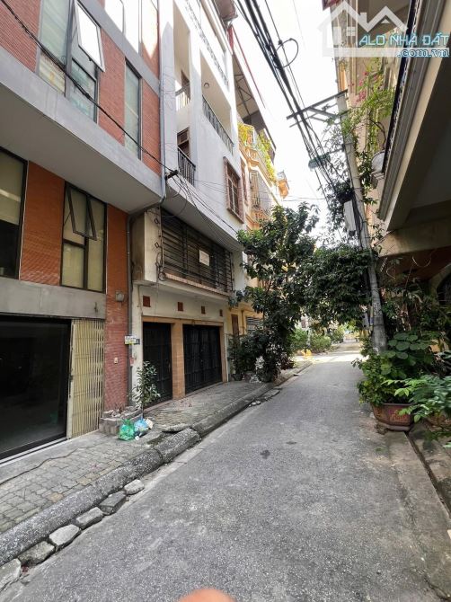 Lĩnh Nam - Phân lô ”Báo phụ nữ”, oto vào nhà, vỉa hè - 52m*4T - 14.3 Tỷ - Không đăng ảo