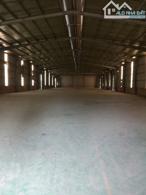 Cho Thuê 2500m2 Kho xưởng tại Tiền Phong,Mê Linh gần mặt đường QL23.Giá 70k/m2.