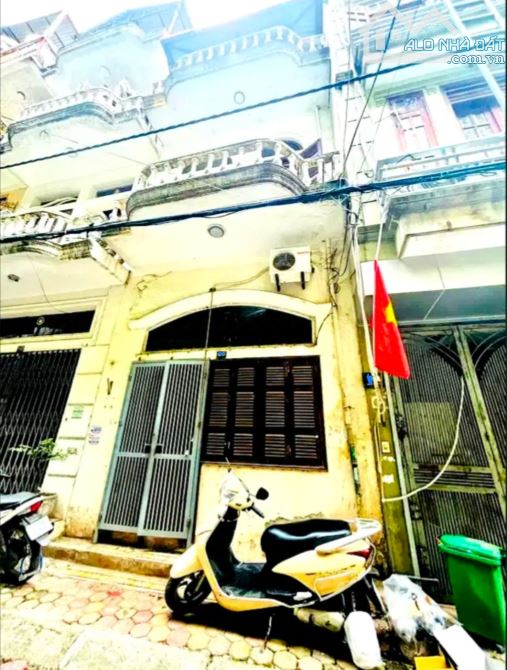 Bán nhà Hoàng Quốc Việt, 32m2, phân lô, ôtô tránh, 2 mặt ngõ, vỉa hè, kinh doanh, giá 10.5