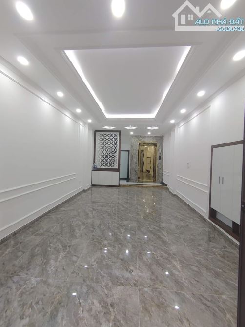 👉Bán nhà Yên Hòa, Hạ Yên, Nguyễn Khang, Ngõ Nông,Thang Máy,33m*6T*nhỉnh 9tỷ,